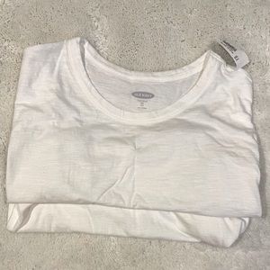 OLD NAVY WOMENS TSHIRT